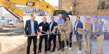 Spatenstich für den G'mischten Block