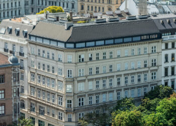 Grosswurm + Kaswurm kauft repräsentatives Eck-Zinshaus im ersten Bezirk