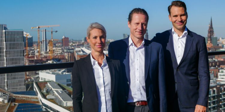 Neuer Standort in Wien: Barbara Hrubesch, Maik Zeranski, Adrian Zellner von Garbe. Foto: Garbe Industrial Real Estate