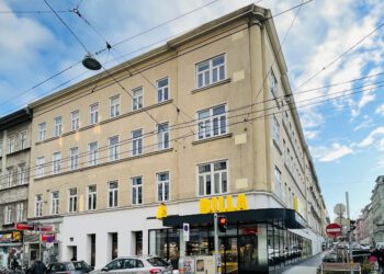 Coore vermittelt an Billa