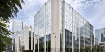 Corum: Erster Kauf jenseits der 100 Millionen-Marke