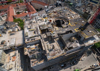 Signas Lamarr kurz vor Dachgleiche