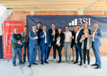 3SI feiert Dachgleiche nahe Alter Donau