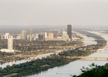 Investmentmarkt büßt um die Hälfte ein