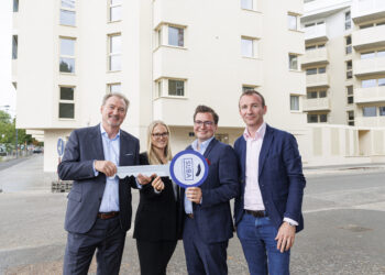 KleeLiving an Investor übergeben