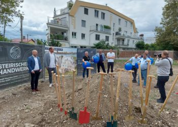 Doppelter Spatenstich an der Alten Donau