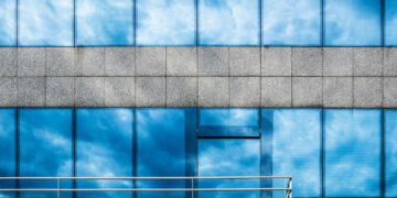 FLE verkauft acht Bürogebäude