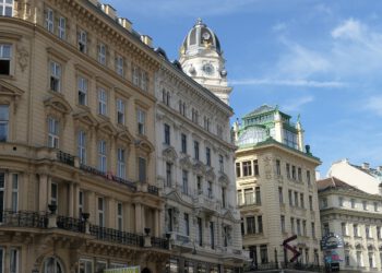 Zinshausmarkt: Deutliche Preisrückgänge außerhalb Kernlagen