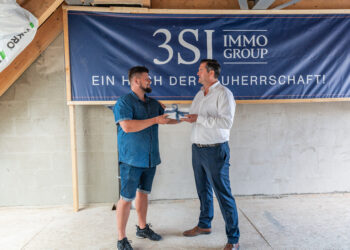 3SI feiert Dachgleiche für „The X“