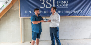 3SI feiert Dachgleiche für „The X“