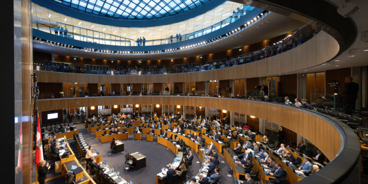 Die neue Bundesregierung will beim Thema Wohnpolitik mit schnelleren Bauverfahren, jedoch auch mit Mietendeckel ansetzen. Foto: Parlamentsdirektion/Ulrike Wieser