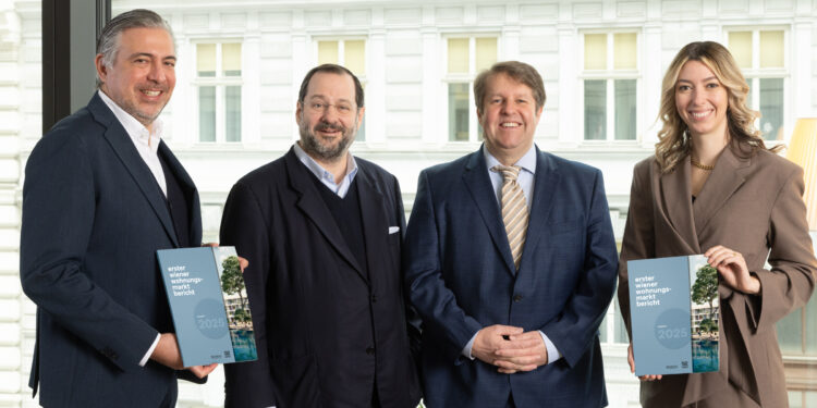 Bei der Präsentation des Ersten Wiener Wohnmarktberichts: Andreas Holler (GF BUWOG), Daniel Riedl (Vorstandsmitglied Vonovia SE), Michael Ehlmaier (GF EHL Immobilien), Karina Schunker (GF EHL Wohnen)
Foto: Stephan Huger