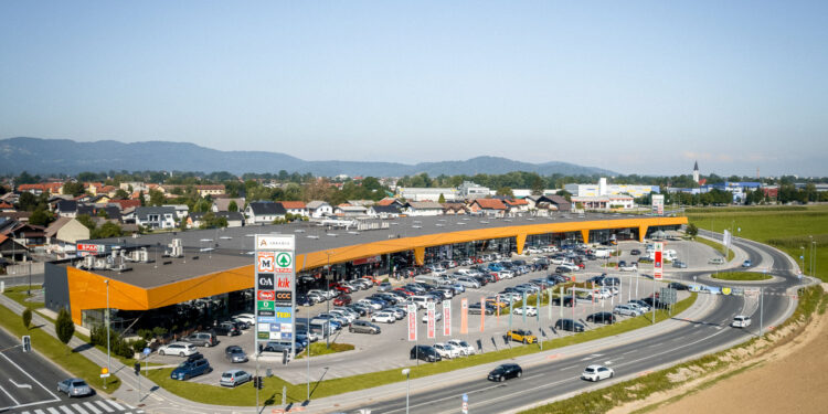 Die SES hat den Retailpark Arkadia in Slowenien erworben. Foto: MID Bau