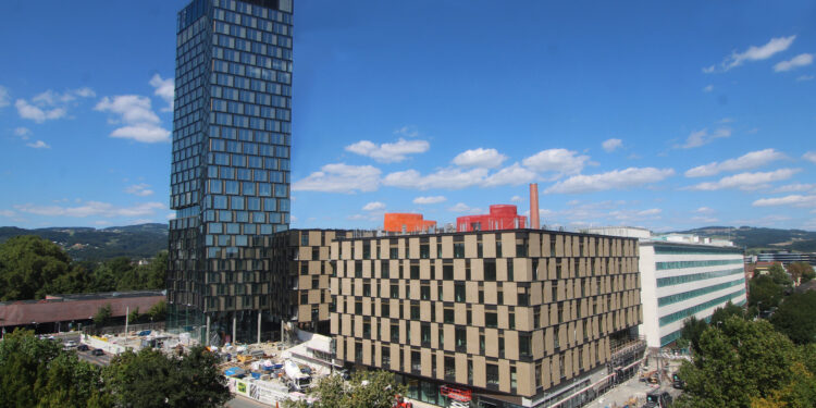 Die Fassadenarbeiten für den Quadrill Tower 1 in Linz sind abgeschlossen. Foto: BODNER Gruppe