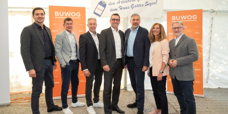 Das Mietwohnprojekt "viéno" der BUWOG hat die Dachgleiche erreicht. Foto: Stephan Huger