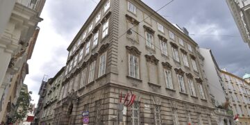 Historisches Palais Fürstenberg steht zum Verkauf