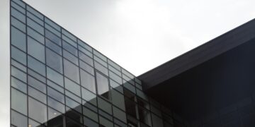 FMA warnt vor anhaltenden Risiken im Gewerbeimmobiliensektor