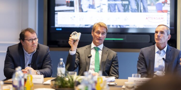 Oliver Attensam kündigte auf einer Pressekonferenz die Erweiterung des Geschäftsfelds auf Sanierung an. Foto: Attensam / Martin Steiger