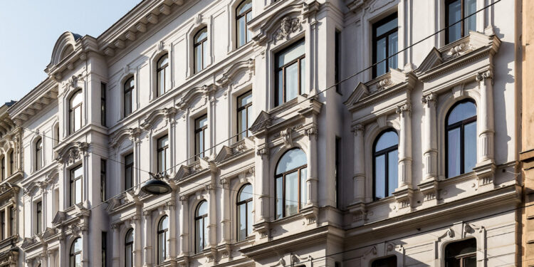 Die Immowert hat ein großvolumiges Gründerzeitzinshaus in der Kaiserstraße erworben. Bild: Alvarea