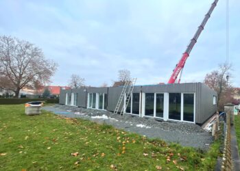 Wie man in fünf Stunden ein Seniorentageshaus baut