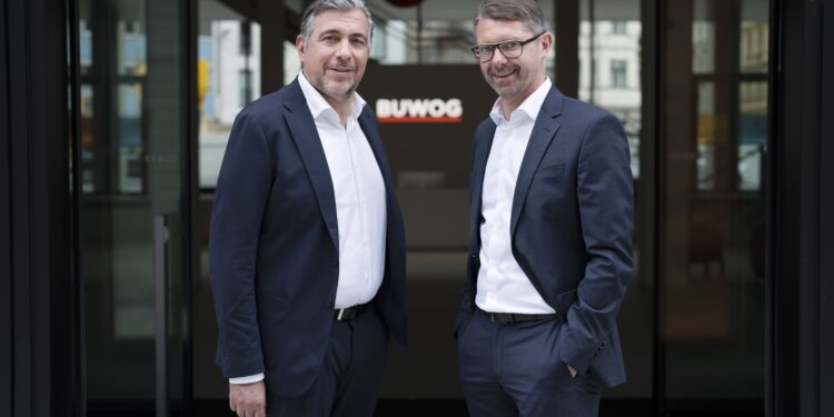 Die Buwog-Geschäftsführer Andreas Holler und Kevin Töpfer. Foto: BUWOG / Andreas Pohlmann)