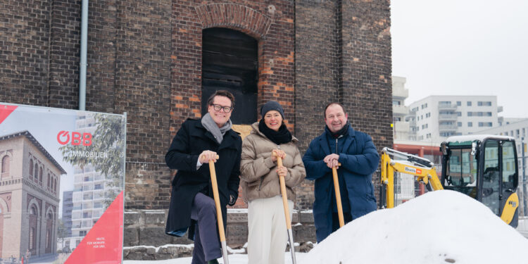 Spatenstich mit Stadtrat Jürgen Czernohorsky, Vorständin der ÖBB-Infrastruktur AG Silvia Angelo und Bezirksvorsteher Alexander Nikolai. Foto: Lukas Leonte