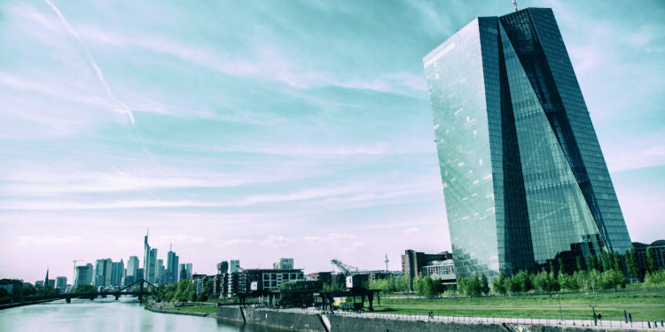 Real-Estate-Debt-Fonds scharren mit vielen Milliarden Euro in den Startlöchern. Globale Assetmanager wollen dabei vor allem eines: Sicherheit. Bild: pixabay.com