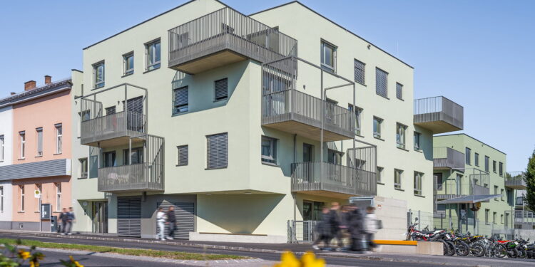Das Wohnprojekt "Neu in der Stadt" in Wiener Neustadt ist mit BREEAM Herausragend zertifiziert worden. Bild: MEMA Immobilien