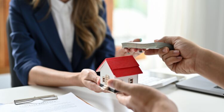 Die Gebührenbefreiung beim Immobilienkauf endet mit 01. Juli 2026. Foto: shutterstock
