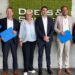 Drees & Sommer setzt Fuß in Polen: Łukasz Lenczewski (Geschäftsführer bei ADC), Jörg Wohlfarth (Partner bei Drees & Sommer), Ulrike Giß (M&A Lead bei Drees & Sommer), Dimitrios Niros (Senior Team Lead bei Drees & Sommer), Steffen Szeidl (Vorstandsvorsitzender und Partner von Drees & Sommer), Bogusław Paciorek (Geschäftsführer bei ADC) © ADC / Drees & Sommer
