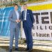 BŸrgermeister Dominic Litzka feiert mit Bmstr. Ing. Michael Neubauer (NID) die Dachgleiche des Wohnprojekts Wolk.Home. in Wolkersdorf im Weinviertel