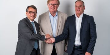 Gewerbeportfolio von UBM und Kollitsch Invest wechselt Besitzer: Franz Panwinkler (Geschäftsführer UBM Development Österreich GmbH), Kommerzialrat Peter Schaider, Ing. Norbert Pfundner (Geschäftsführer EKAZENT Management GmbH. Foto: Wolfgang Amri