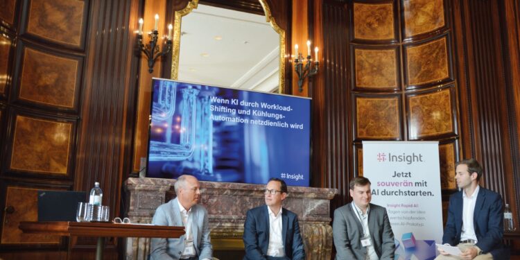 Der erste AI Competence Summit widmete sich dem Thema Rechenzentren. Im Bild: Jan Schaumburg, Director of Solutions and Delivery Insight– DACH,  Reinhard Czerny, CFO Burgenland Energie, Marius Mählmann, Managing Director bei HOCHTIEF Data Center Partner und Phillip Wallner, Napfel GmbH. Bild: Hoffmann