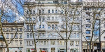 Die Generali hat zwei Wiener Top-Zinshäuser verkauft. Jenes in der Praterstraße (Bild) geht an einen Privatinvestor. Foto: Christian Steinbrenner