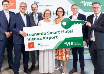 Weltgrößtes Hotel in Holzbauweise eröffnet am Flughafen Wien