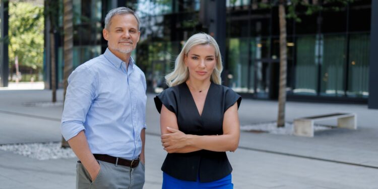 immobilien investment arbeitet mit D-DARKS für Marktanalysen zusammen. Im Bild: Christian und Dženeta Schitton. Bild: D-DARKS