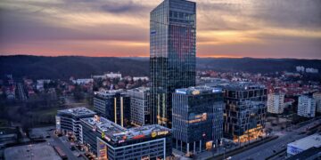 Die Strabag hat das Danziger Bürohochhaus "Olivia Star" erworben. Kingstone hat den Ankauf begleitet. Bild: Olivia Serwis Sp. z.o.o.