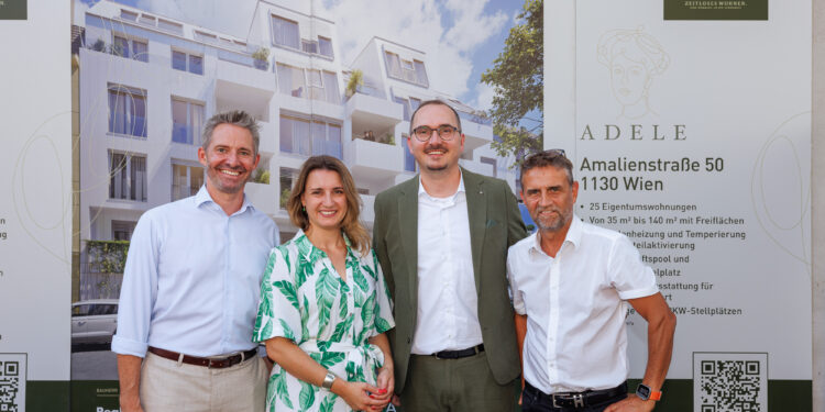 Spatenstich für "Mabelle" in Hietzing: Julian Schramek (Real-Treuhand Immobilien), Johanna Zinkl (Bezirksvorsteherin Hietzing), Karl-Heinz Daurer (Real-Treuhand Immobilien), Andreas Harich (Real-Treuhand Immobilien), v.l.n.r. Foto: Robert Lösch PhotoGraphics