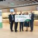 Eurest wird künftig die 23.000 Mitarbeitenden am Flughafen Wien mit Essen versorgen: Christian Moser,  Hospitality Manager Flughafen Wien AG, Wolfgang Scheibenpflug, Geschäftsbereichsleiter Immobilien- und Standortmanagement der Flughafen Wien AG, Günther Ofner, Vorstand der Flughafen Wien AG, Angelika Ponecz, Geschäftsführerin Vienna AirportCity, v.l.n.r. Bild: Flughafen Wien
