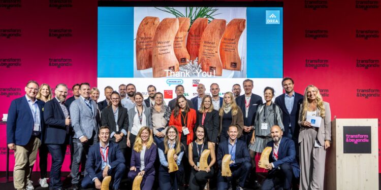 Die Gewinner des DREA-Awards sind auf der Expo Real ausgezeichnet worden. Bild: Messe München